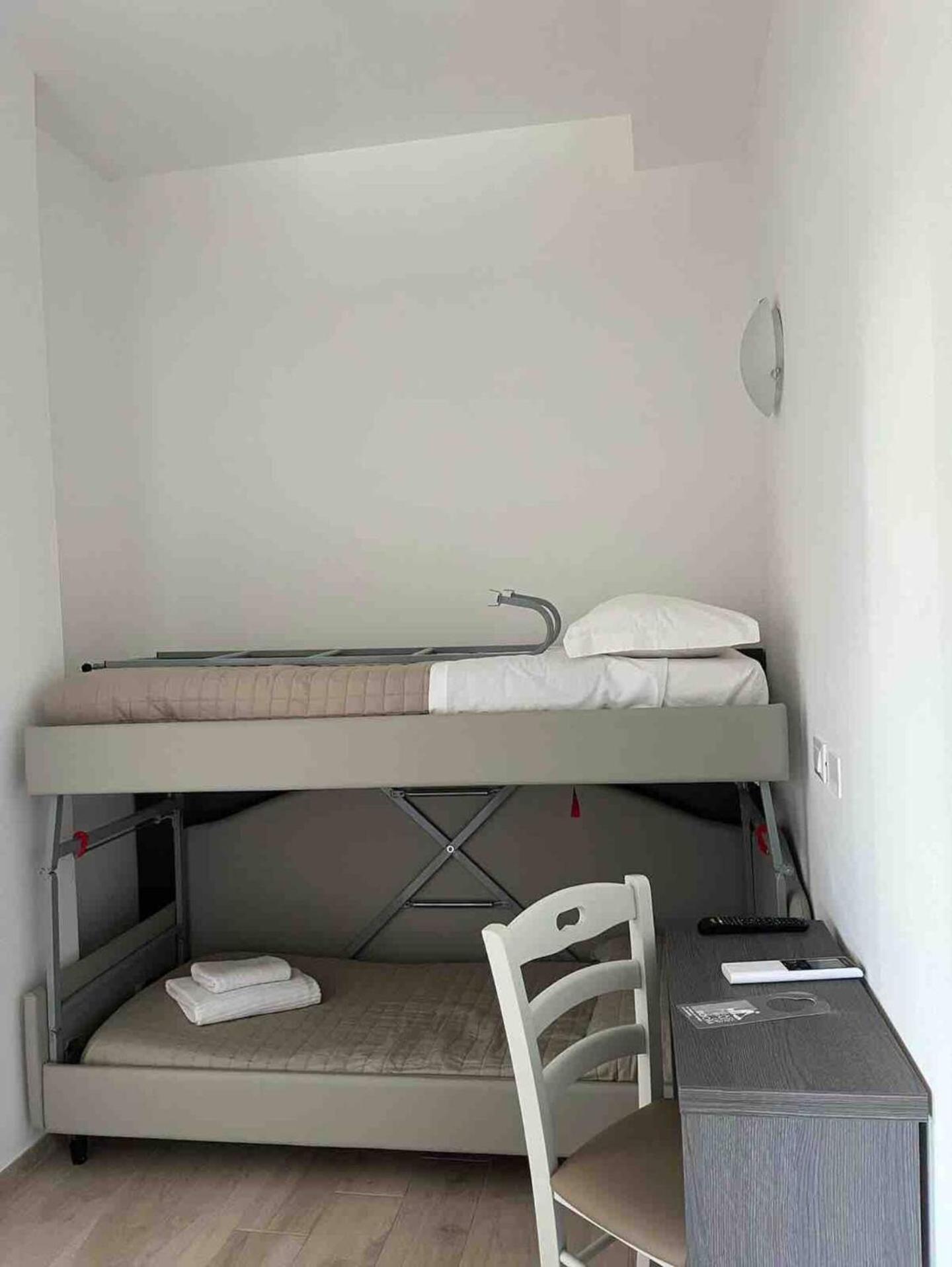 Hotel Bed And Book Rimini Exterior photo
