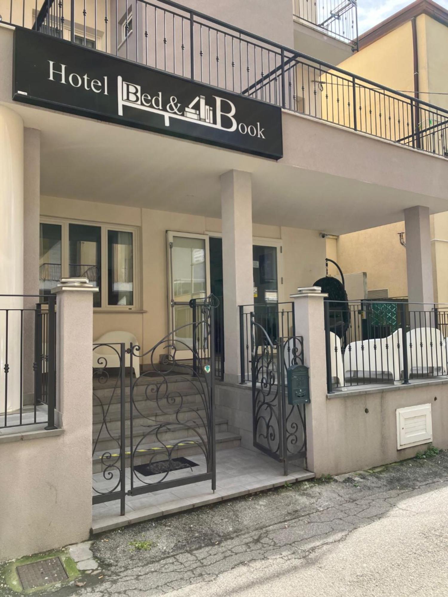 Hotel Bed And Book Rimini Exterior photo