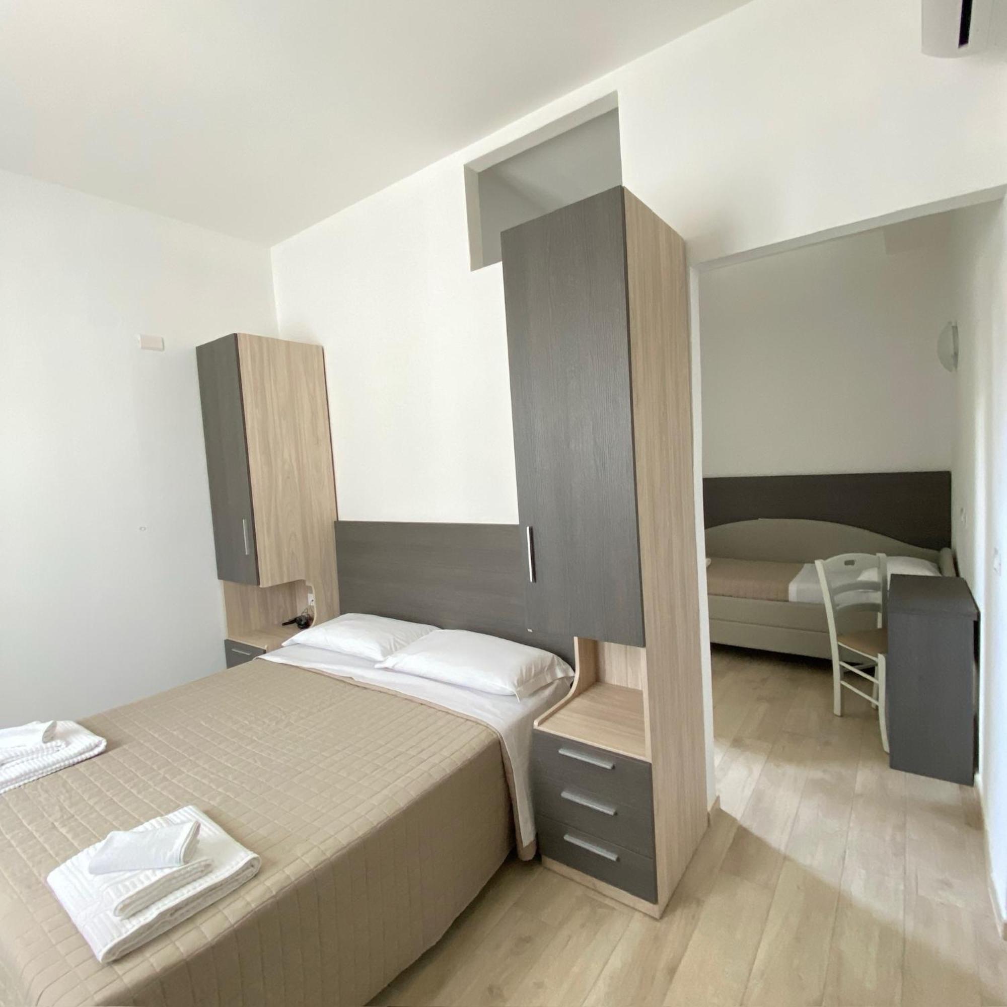 Hotel Bed And Book Rimini Exterior photo